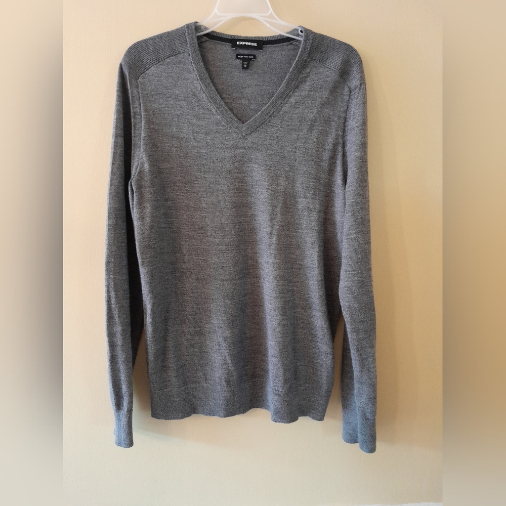 Express Merino Wool Blend V Neck Pullover Sweater SZ Medium Gray